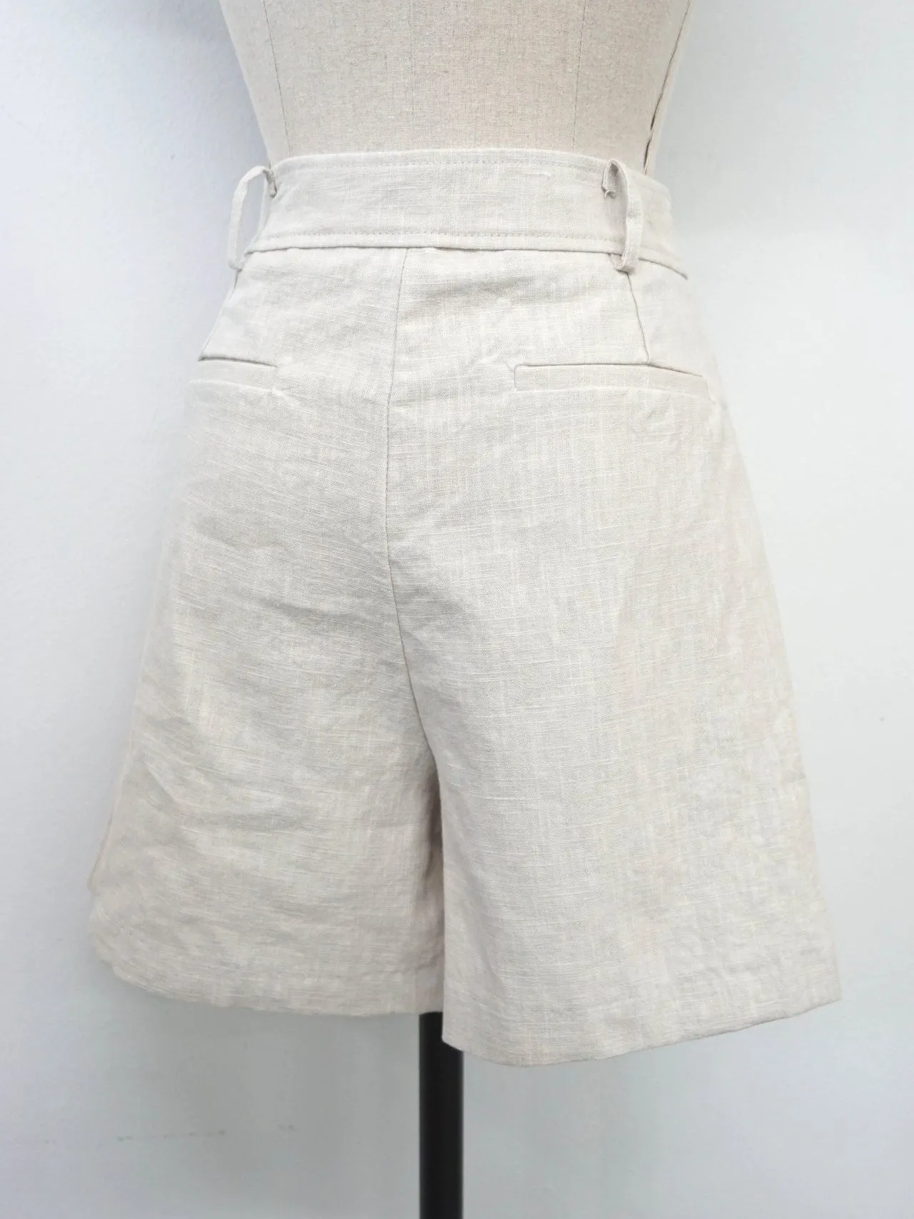 LINEN TAILORED SHORTS