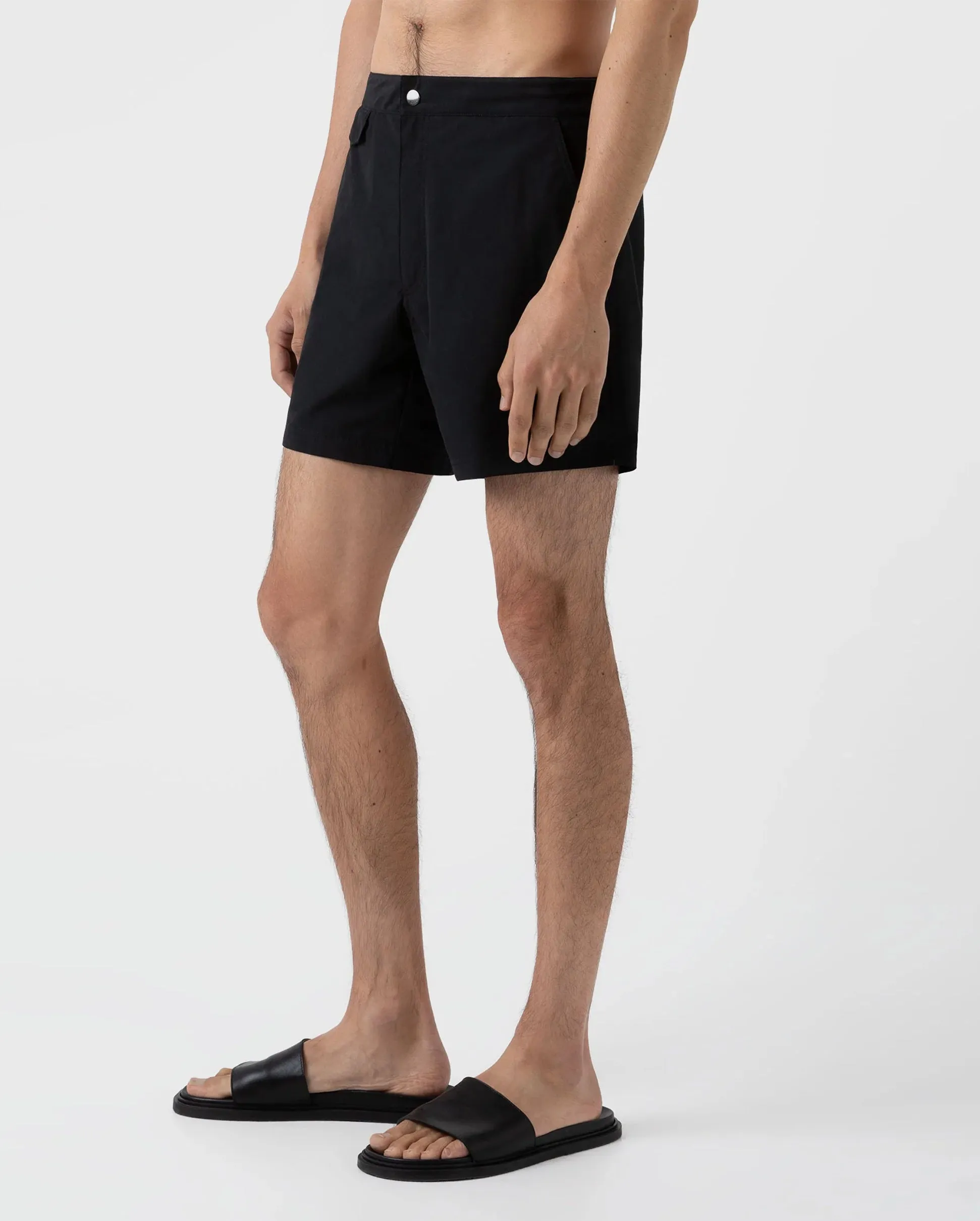TAILORED SWIM SHORTS / BLACK