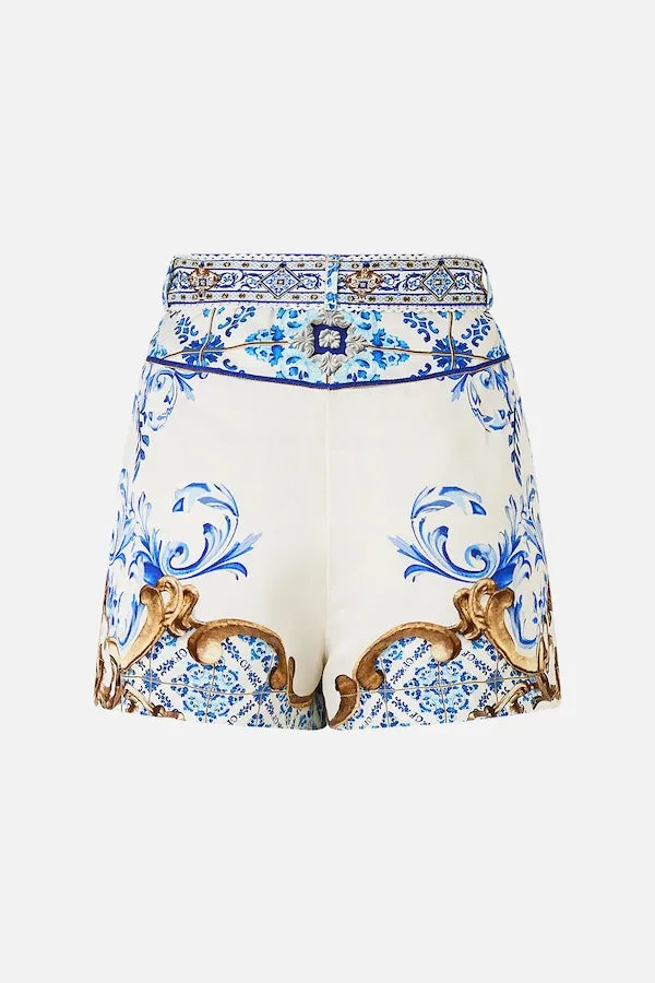 TUCK FRONT SHORT